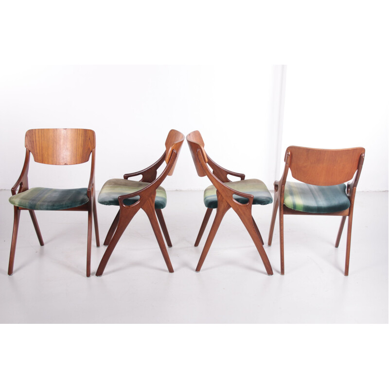 Set of 4 vintage chairs by Arne Hovmand Olsen for Mogens kold 1960s