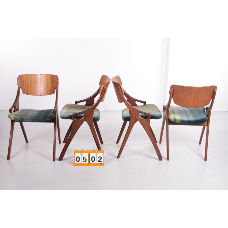 Set of 4 vintage chairs by Arne Hovmand Olsen for Mogens kold 1960s