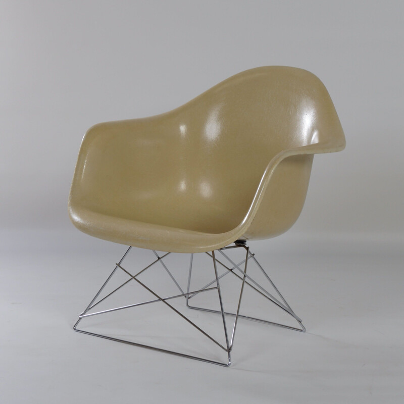 Pair of fiberglass armchairs by Charles & Ray Eames for Herman Miller 1970s