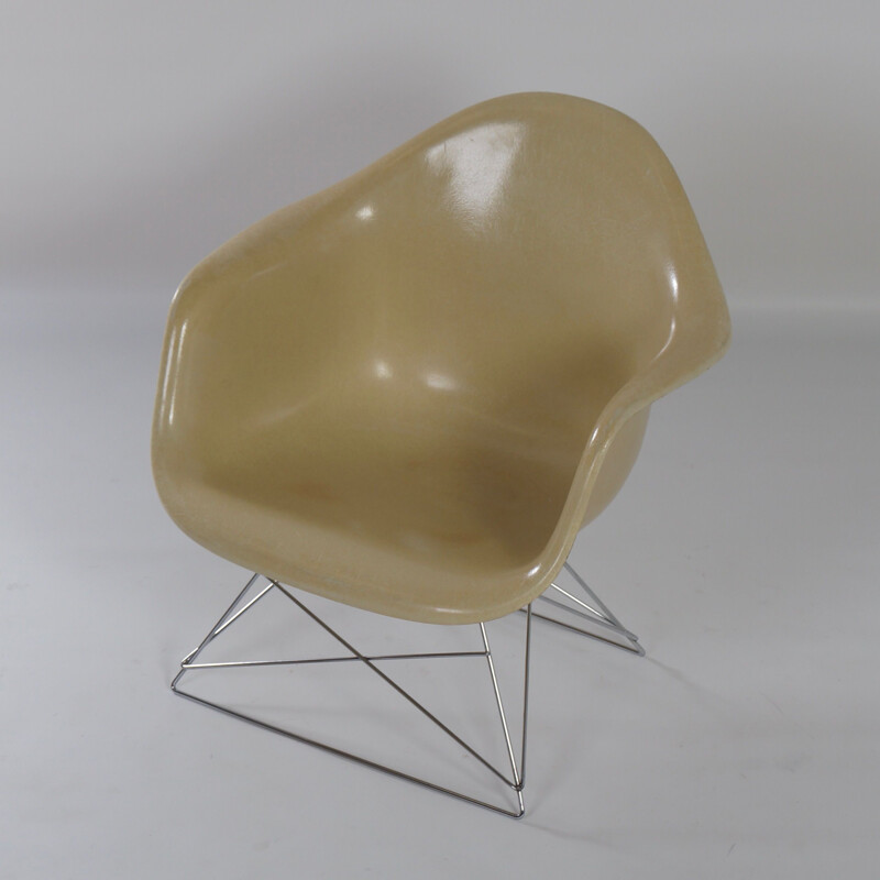 Pair of fiberglass armchairs by Charles & Ray Eames for Herman Miller 1970s