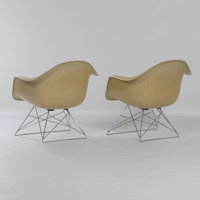 Paire de fauteuils LAR en fibre de verre de Charles & Ray Eames pour Herman Miller 1970