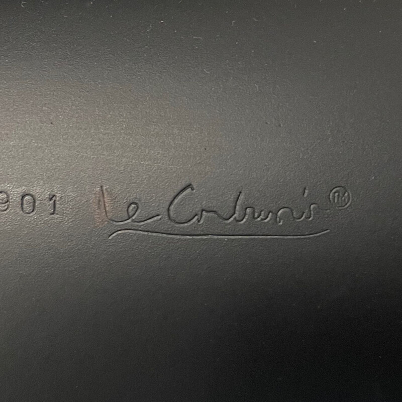 Table vintage "LC6" de Jeanneret, Perriand et Le Corbusier pour Cassina 2000