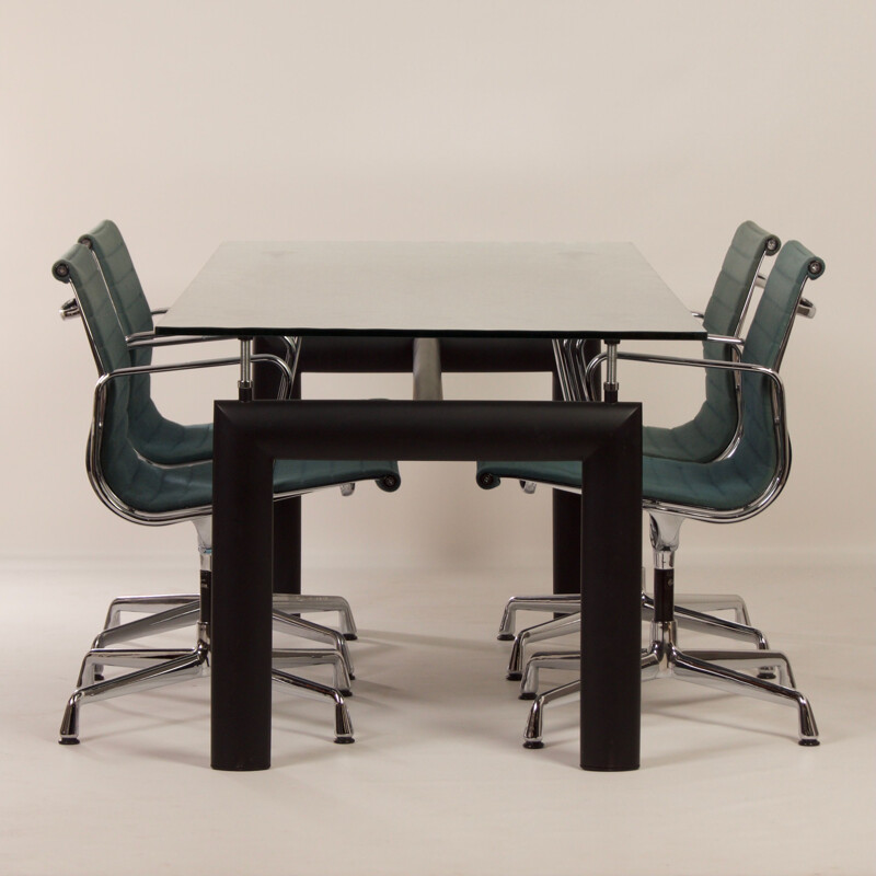 Table vintage "LC6" de Jeanneret, Perriand et Le Corbusier pour Cassina 2000