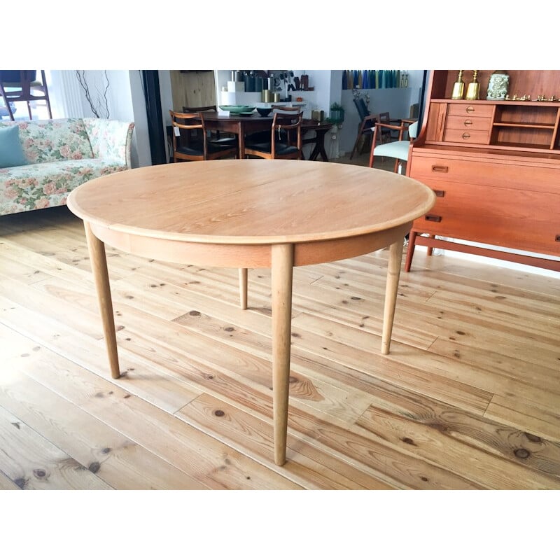 Round Skovby SM Møbler dining table in oak with extensions - 1970s