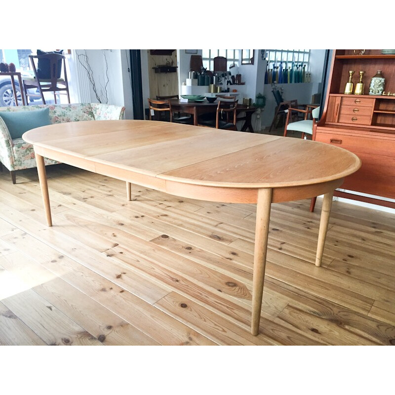 Round Skovby SM Møbler dining table in oak with extensions - 1970s