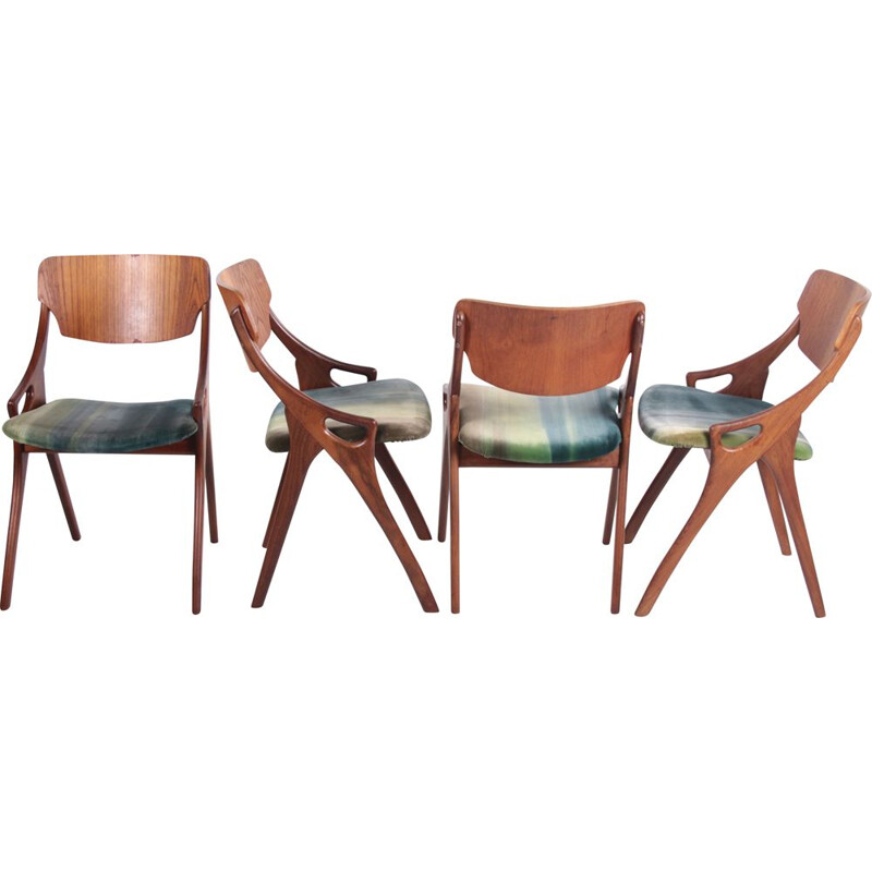 Set of 4 vintage chairs by Arne Hovmand Olsen for Mogens kold 1960s