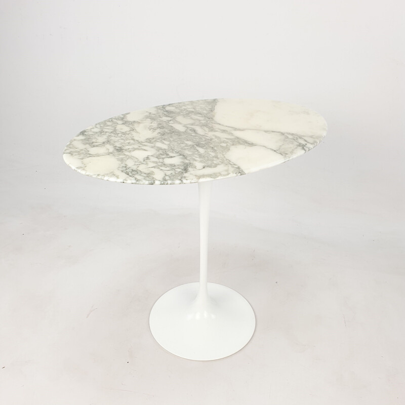 Vintage oval marble side table by Eero Saarinen for Knoll