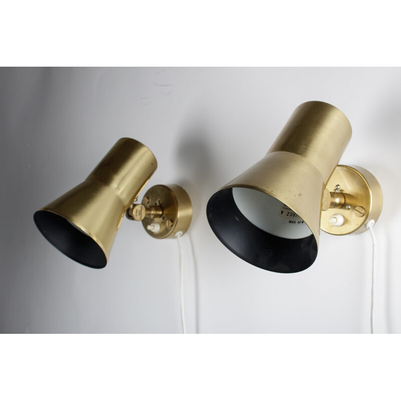 Pair of Swedish "V-239" night lights in brass, Hans-Agne JAKOBSSON - 1960s