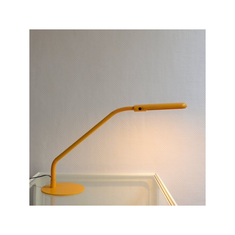 Lampe de bureau française Manade en métal jaune, Philippe MICHEL - 1980