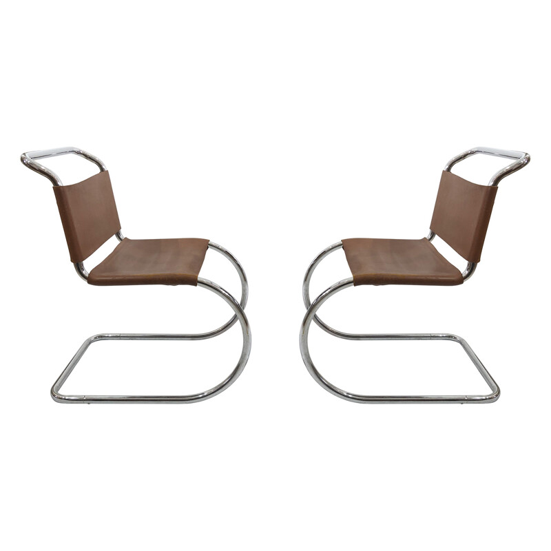 Par de Ludwig Mies Van Der Rohe MR10 Cadeiras de Couro e Cadeiras de Jantar Cromadas