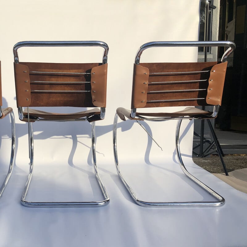 Par de sillas de comedor Ludwig Mies Van Der Rohe MR10 de cuero y cromo