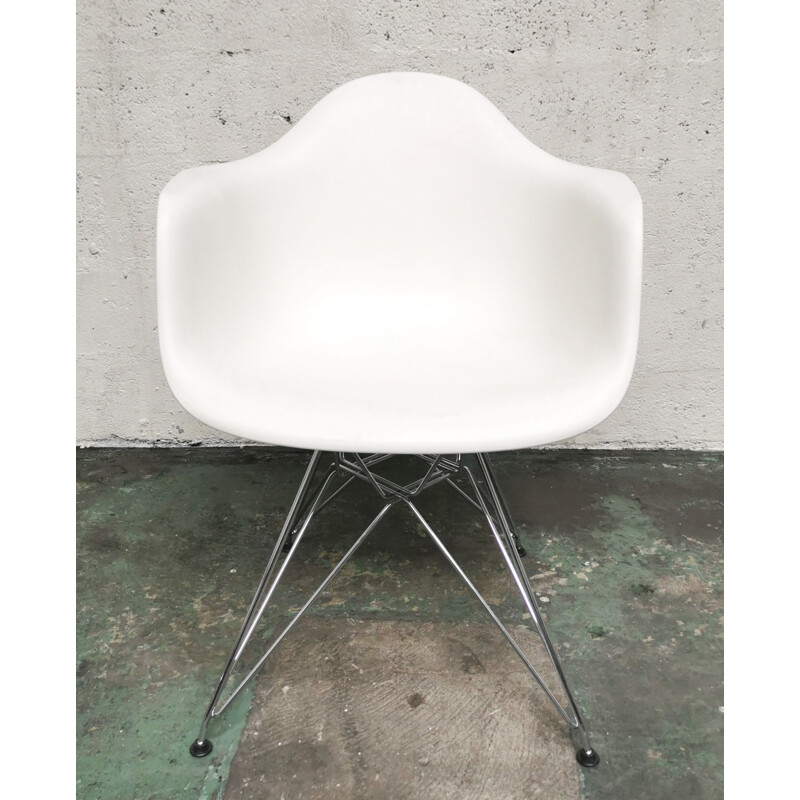 Vintage DAR Eames armchair for Vitra