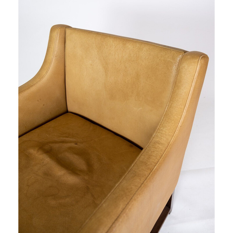 Vintage armchair upholstered in light leather and dark wood frame model 3246 by Borge Mogensen, 1960