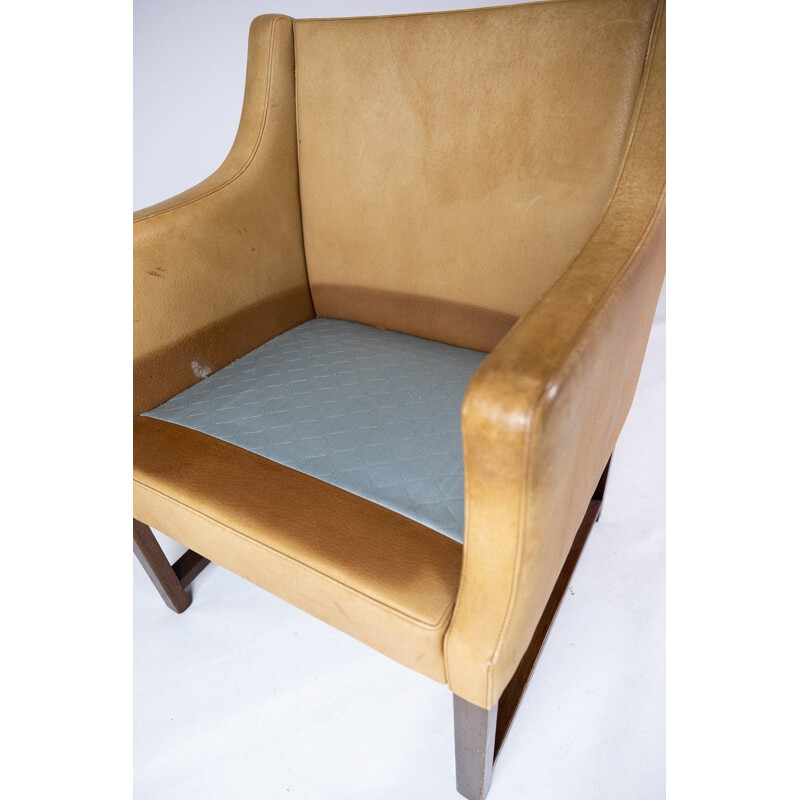 Vintage armchair upholstered in light leather and dark wood frame model 3246 by Borge Mogensen, 1960
