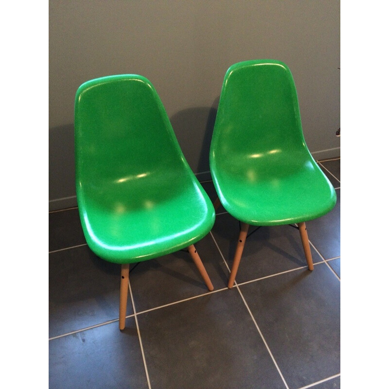 Chair EAMES "DSW Kelly green", manufacturer Herman Miller - 1970s