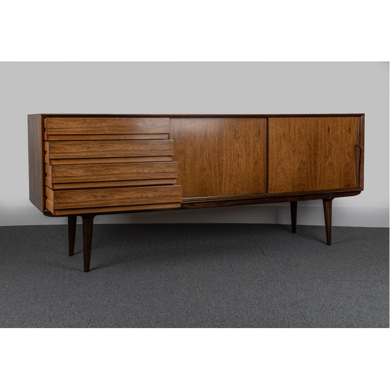 Enfilade vintage en palissandre Modèle 18 par Gunni Omann Danemark 1960