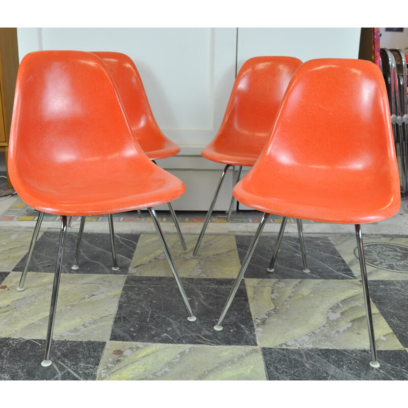 Set of 4 Vitra "DSX" chairs in orange fiberglass, Charles & Ray EAMES - 1970s