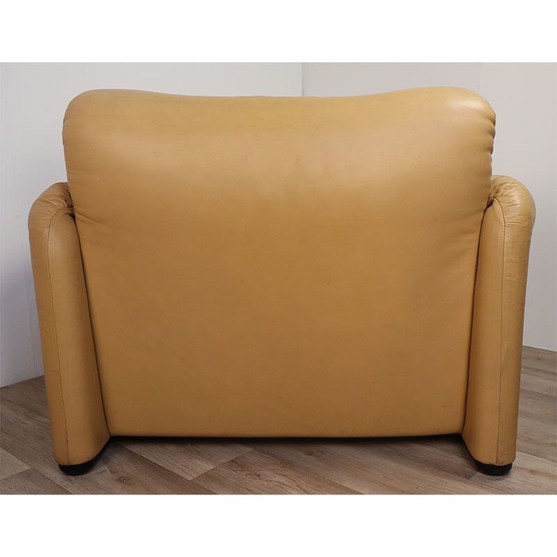 Vintage Maralunga armchair in leather by Vico Magistretti for Cassina 1970