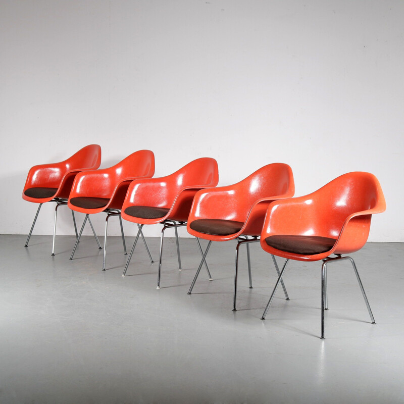 Set of 5 vintage chairs by Eames for Herman Miller, Germany 1970 