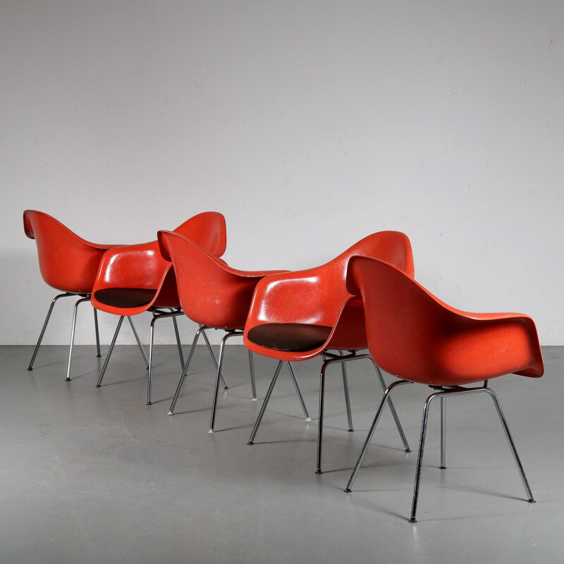 Set of 5 vintage chairs by Eames for Herman Miller, Germany 1970 