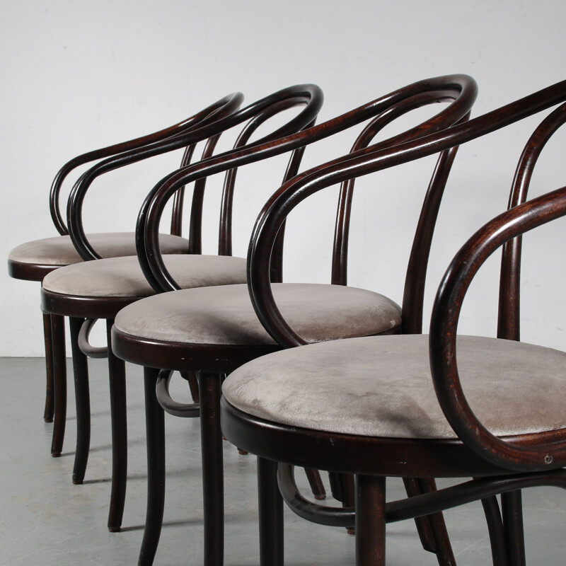 Ensemble de 4 chaises vintage B9 par Thonet, France 1970