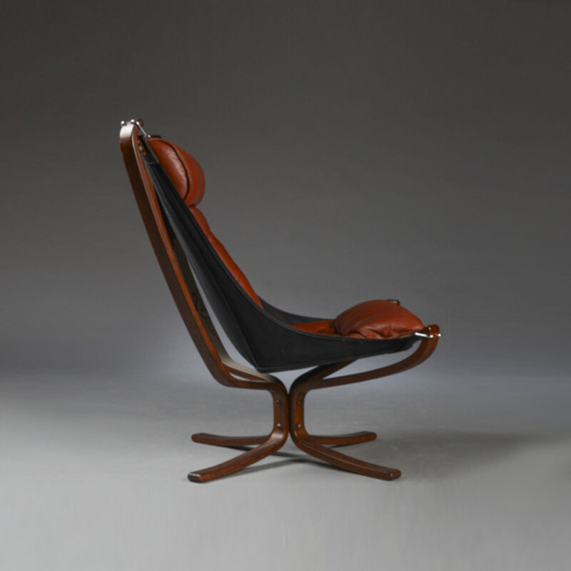 Chaise vintage Falcon à haut dossier teinté avec coussin en cuir brun foncé par Sigurd Ressell 1970