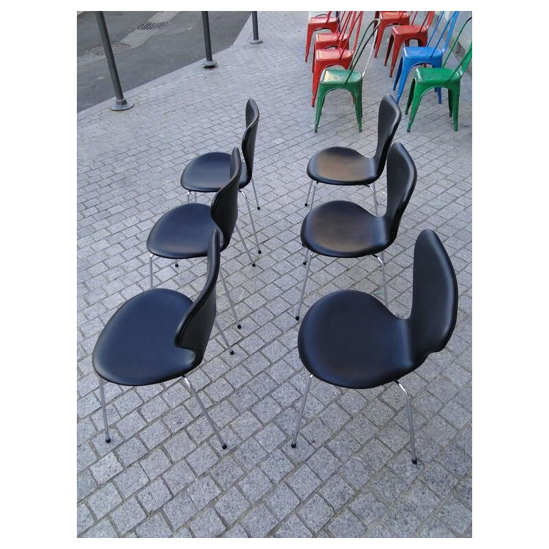 Suite de 6 chaises "3107" Fritz Hansen en cuir noir, Arne JACOBSEN - 1970