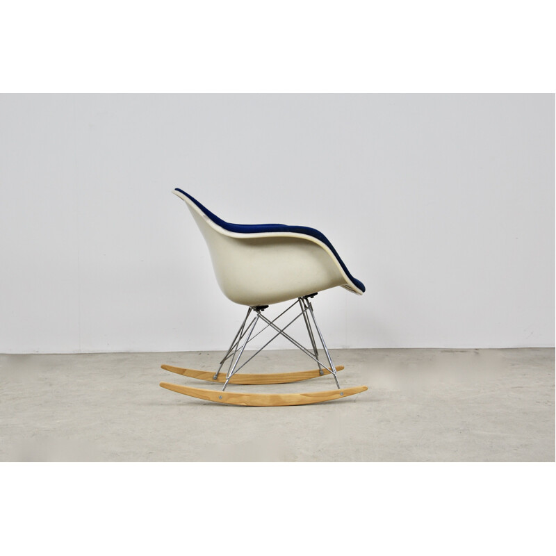 Vintage rocking chair by Charles &Ray Eames for Herman Miller 1960s