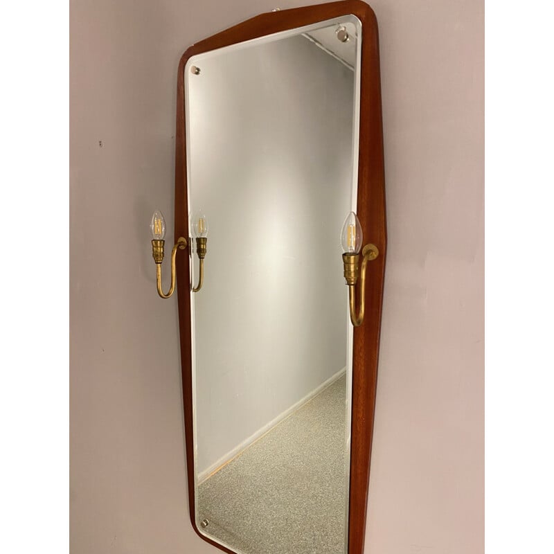 Scandinavische vintage spiegel gesneden in een teakhouten lijst met verlichting, 1960