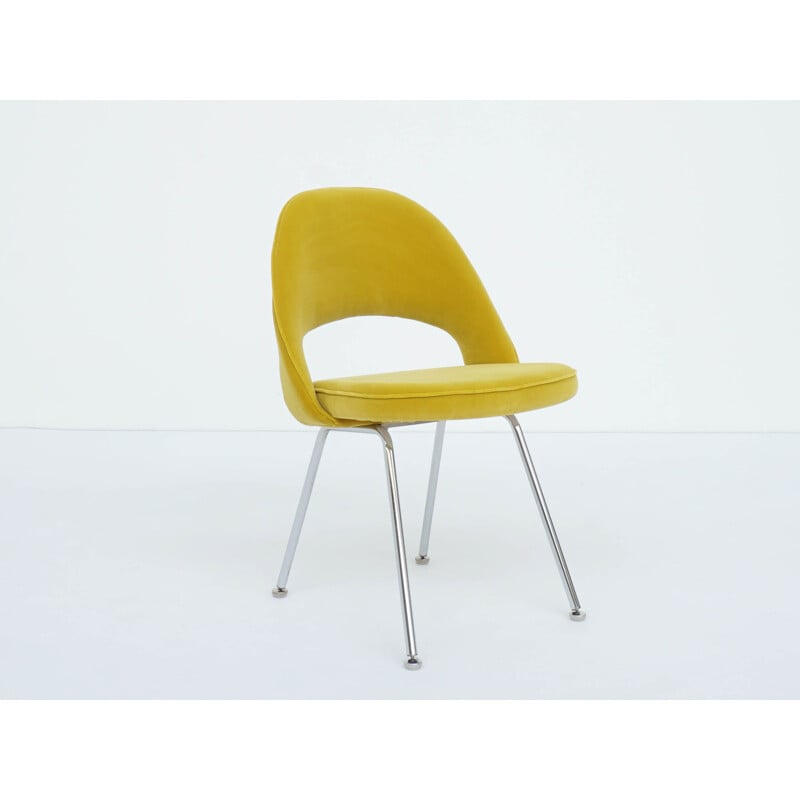 Vintage armless executive chair with tubular legs by Herman Miller Eero Saarinen