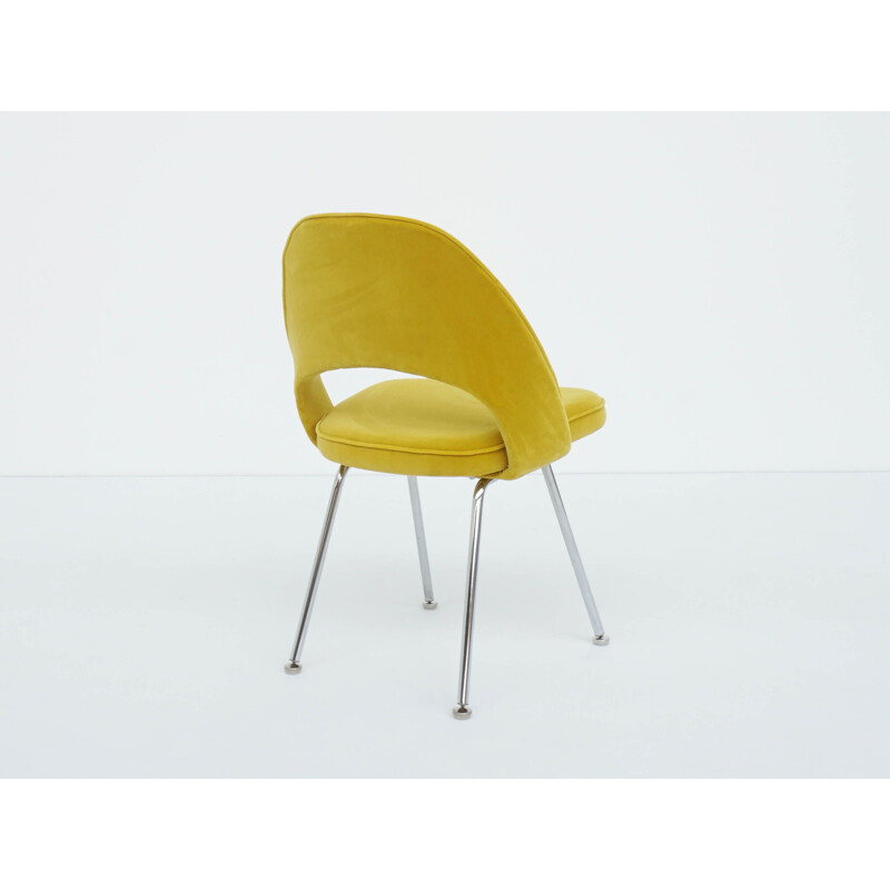 Vintage armless executive chair with tubular legs by Herman Miller Eero Saarinen
