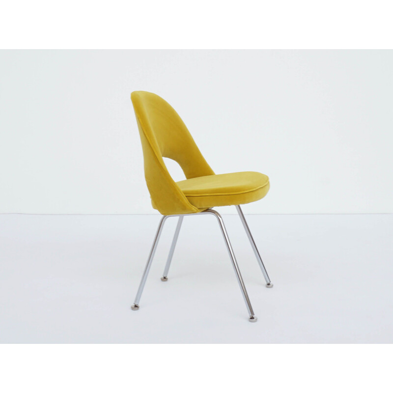 Vintage armless executive chair with tubular legs by Herman Miller Eero Saarinen