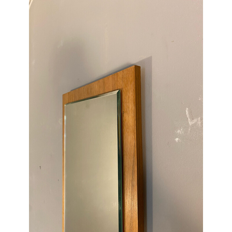 Scandinavische vintage spiegel met een uitsparing op een houten frame, 1960