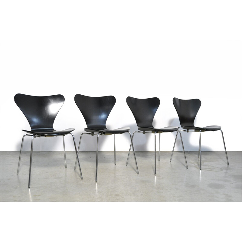 Set of 4 butterfly chairs 3107 vintage by Arne Jacobsen for Fritz Hansen Denmark 1976s