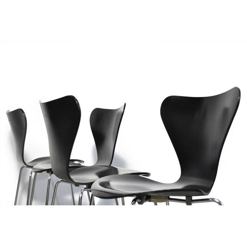 Set of 4 butterfly chairs 3107 vintage by Arne Jacobsen for Fritz Hansen Denmark 1976s