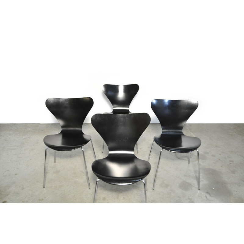 Set of 4 butterfly chairs 3107 vintage by Arne Jacobsen for Fritz Hansen Denmark 1976s