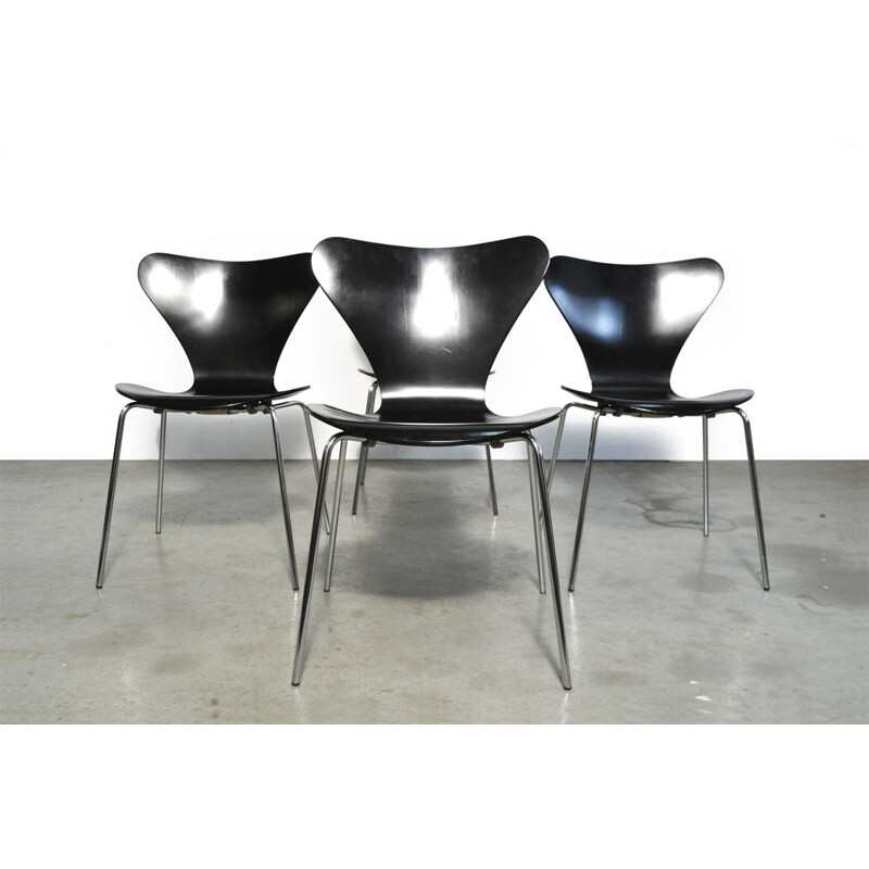 Ensemble de 4 chaises papillon 3107 vintage de Arne Jacobsen pour Fritz Hansen  Danemark 1976