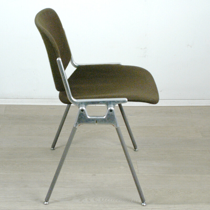 Set of five Castelli stacking brown chairs, G. Piretti - 1960s