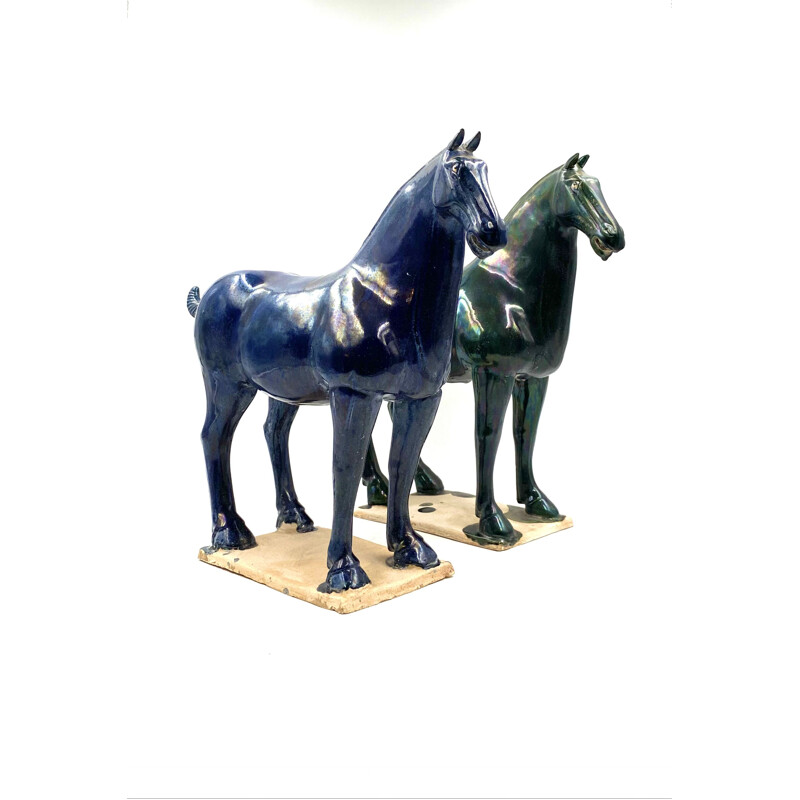 Par de estátuas de cavalo Tang vintage em terracota azul e verde esmaltada, China