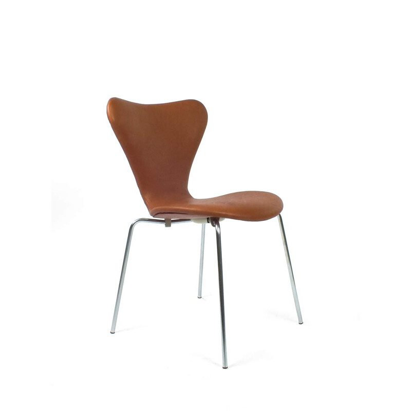 Set of 4 vintage tan chairs from the 7 series by Fritz Hansen - A for Jacobsen 1957s
