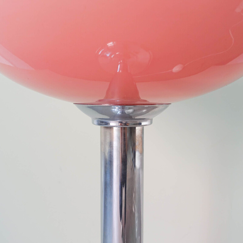 Lampada posacenere d'epoca in vetro opalino rosa Portogallo 1960