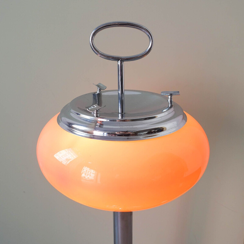 Lampe cendrier vintage en verre opalin rose Portugal 1960