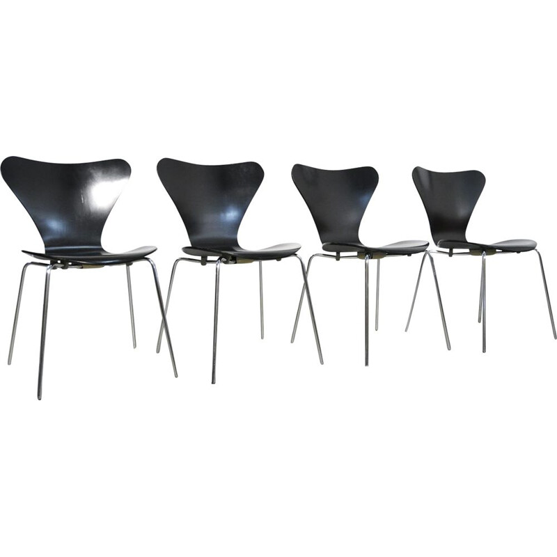 Set of 4 butterfly chairs 3107 vintage by Arne Jacobsen for Fritz Hansen Denmark 1976s