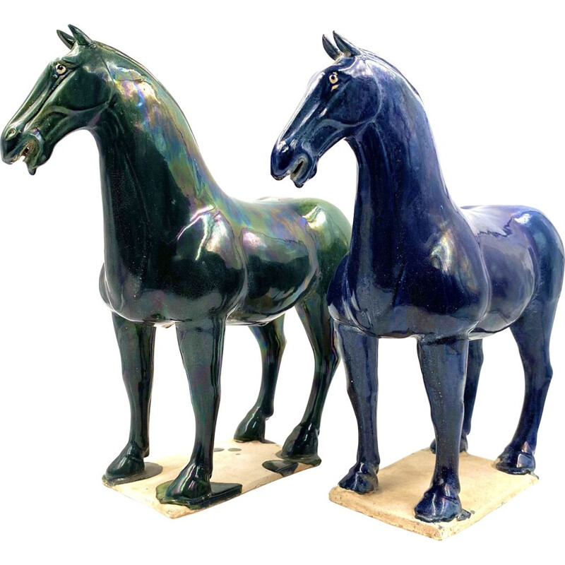 Par de estátuas de cavalo Tang vintage em terracota azul e verde esmaltada, China