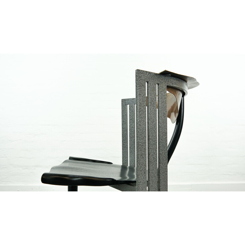 Chaise vintage modèle Ota Otanek de Borek Sipek pour Vitra postmoderne 1988