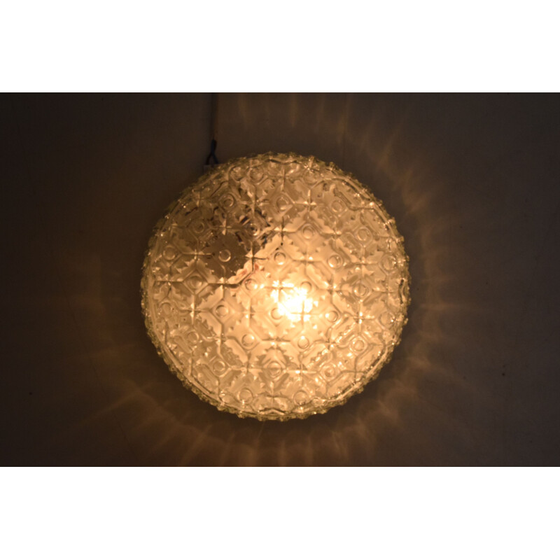 Vintage glazen en metalen plafond- of wandlamp, Tsjechoslowakije 1970