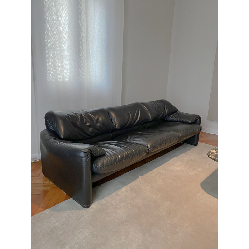 Vintage sofa Maralunga 3 seater  in black leather by Vico Magistretti for Cassina 1973s