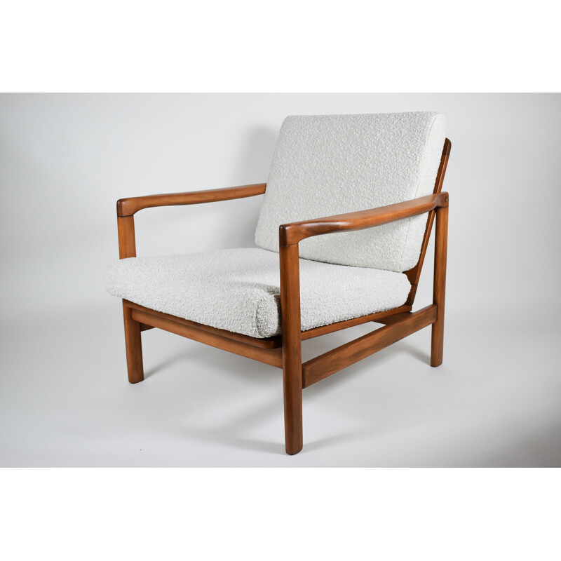 Original restaurierter skandinavischer Vintage-Sessel mit beigem Bouclé von Zenone Baczyk 1960,