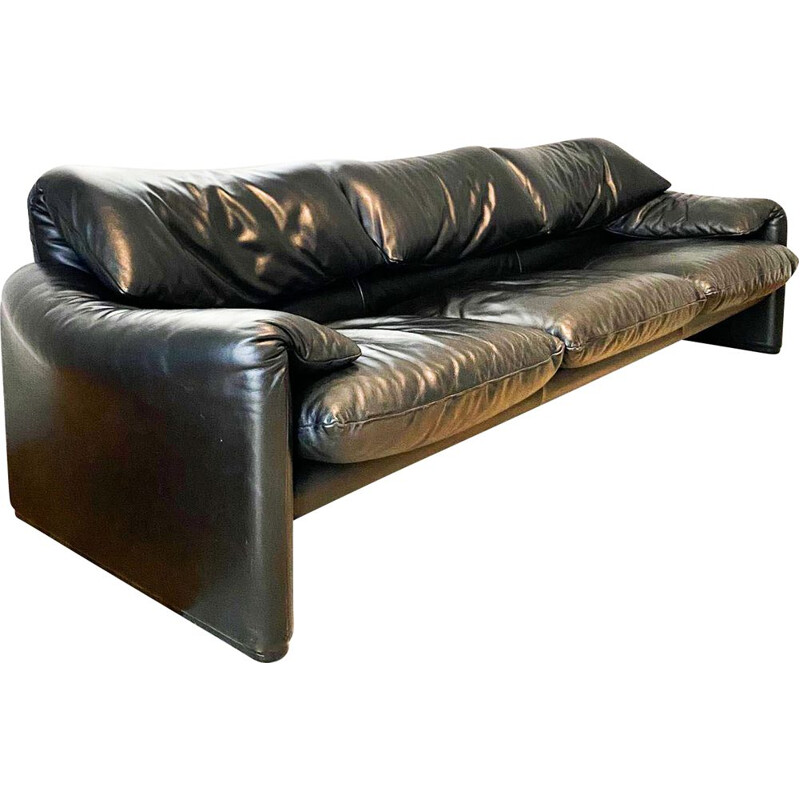 Vintage sofa Maralunga 3 seater  in black leather by Vico Magistretti for Cassina 1973s