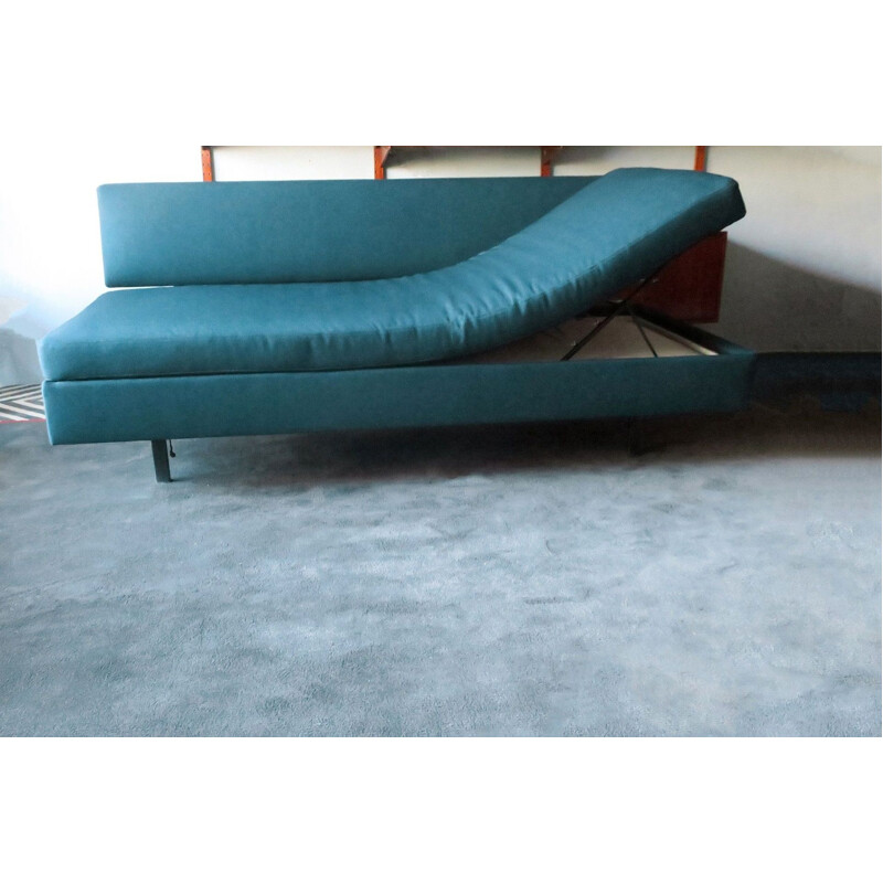 Canapé-lit de relaxation vintage de Daybed par ISA 1950